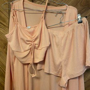 peach lounge set, size S (never worn!)